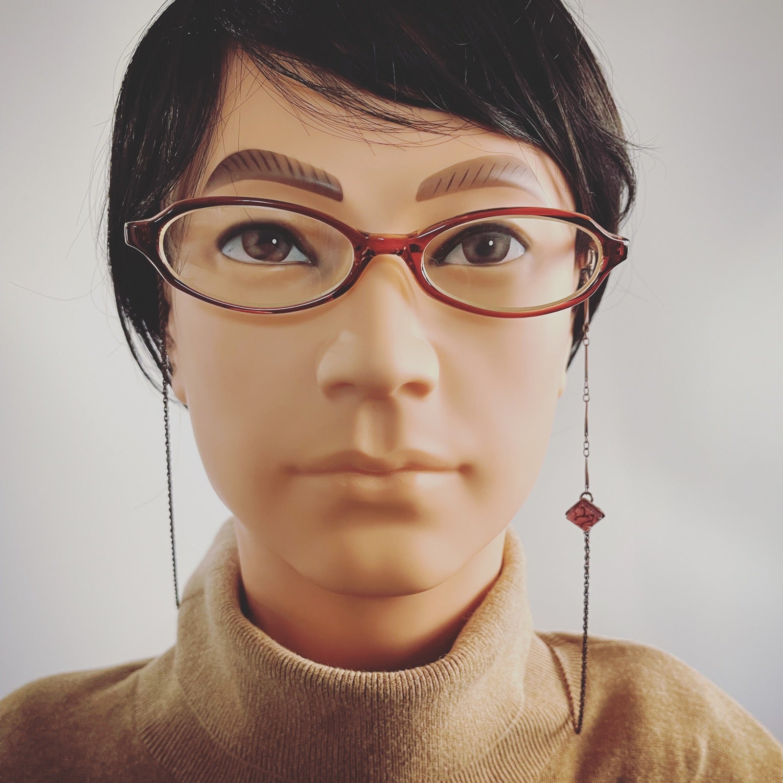 眼鏡チェーン ピンク 血赤珊瑚 アンティーク調 四角 TAMARUSAN