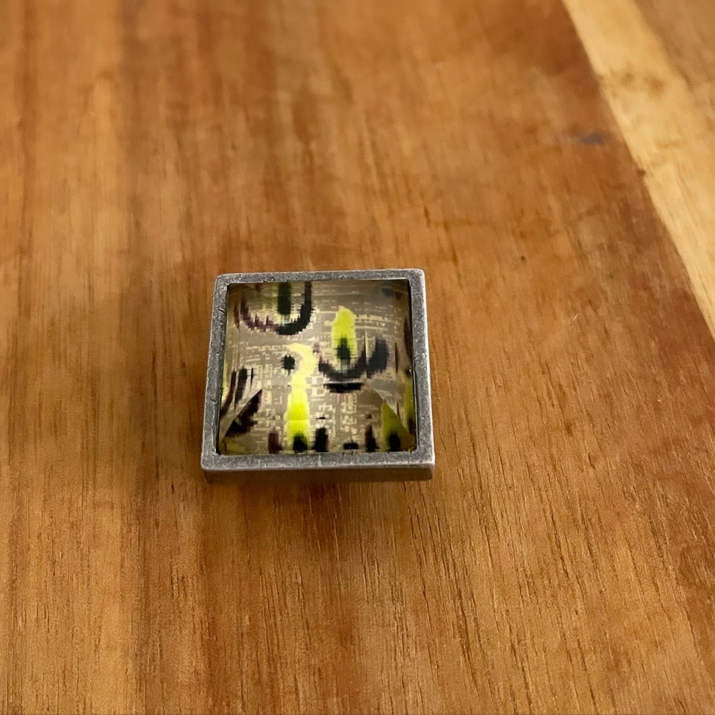 帯留 黒 鶴 花 TAMARUSAN