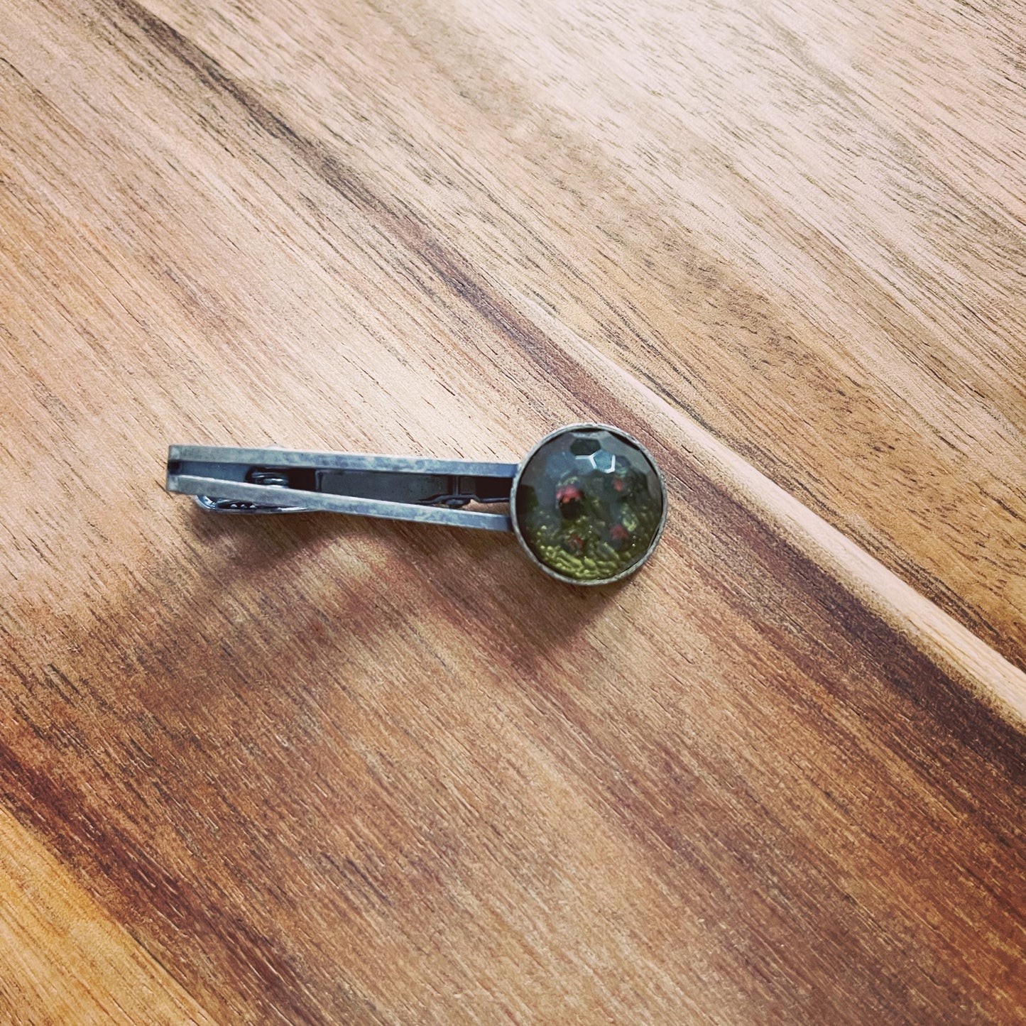 ネクタイピン 黒 シンプル ボタン 贈り物 TAMARUSAN