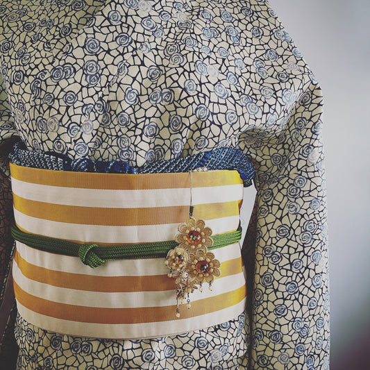 根付 花 ベージュ レース ビーズ TAMARUSAN