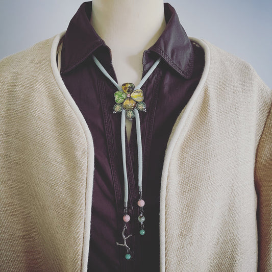 リボンループタイ マルチカラー グリーン ネックレス