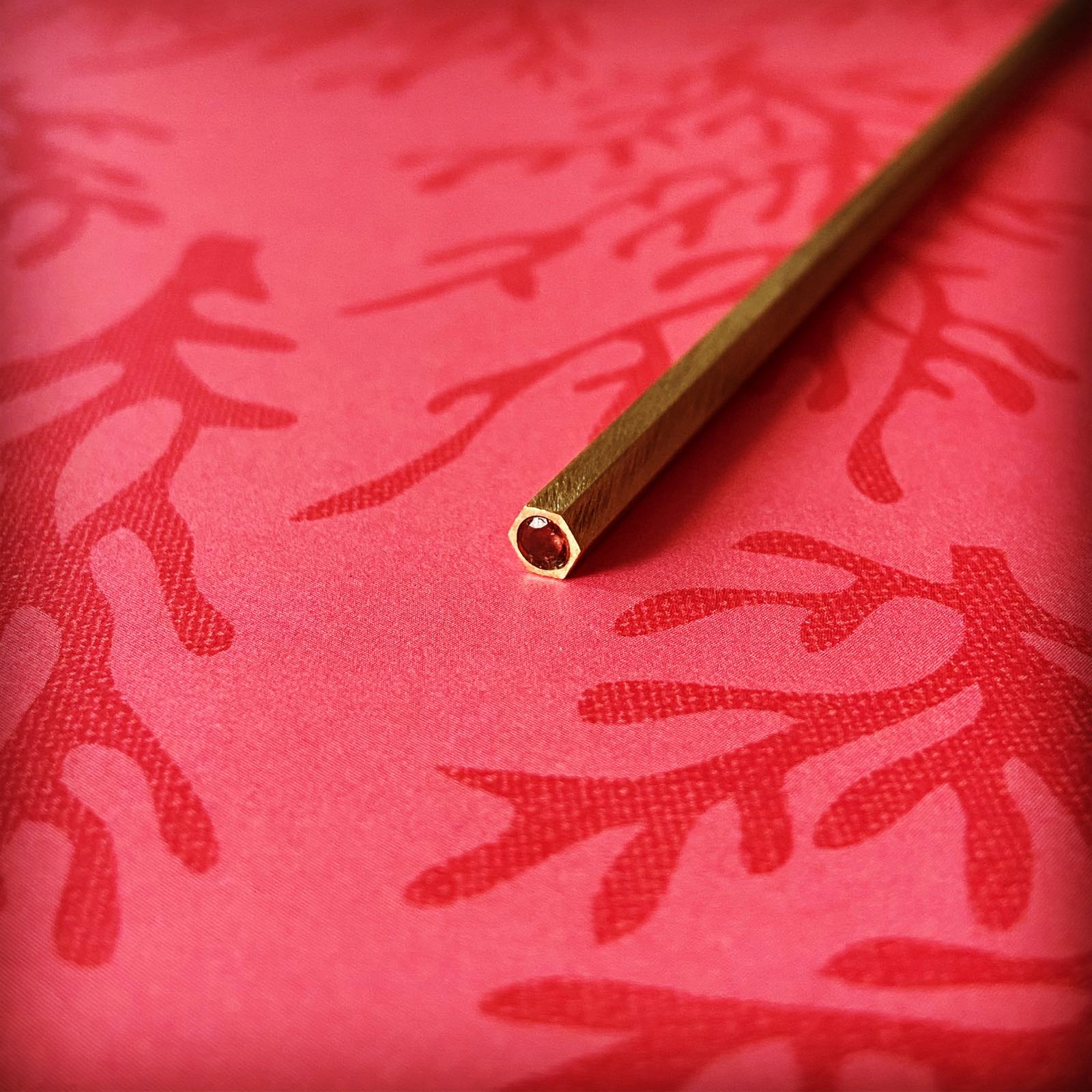 男のかんざし 真鍮 赤 TAMARUSAN