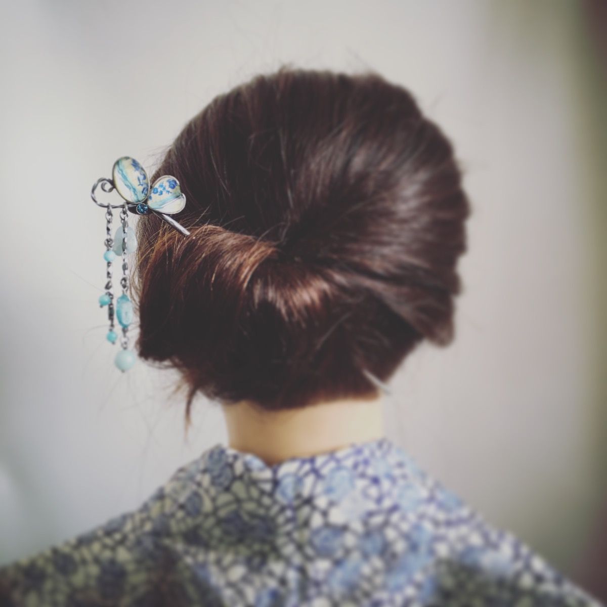 一本挿しかんざし 蝶 青 バラの木 TAMARUSAN
