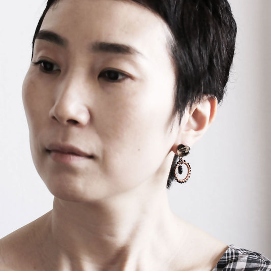 ピアス 茶色 キャッチ飾り ミニフープ ハート オニキス TAMARUSAN