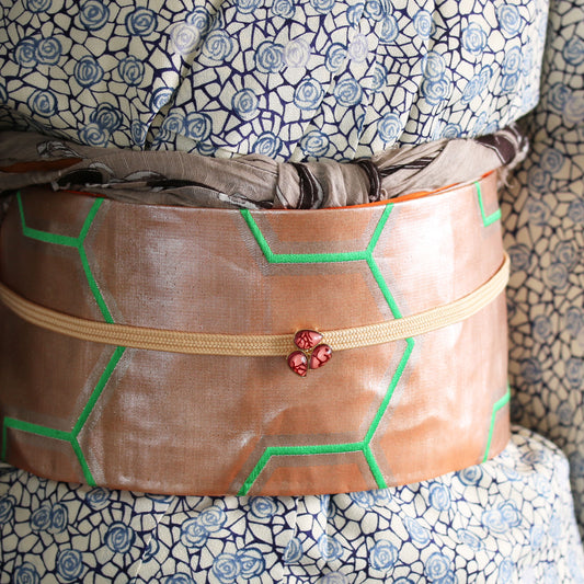 帯留め サーモンピンク 絵 金 TAMARUSAN