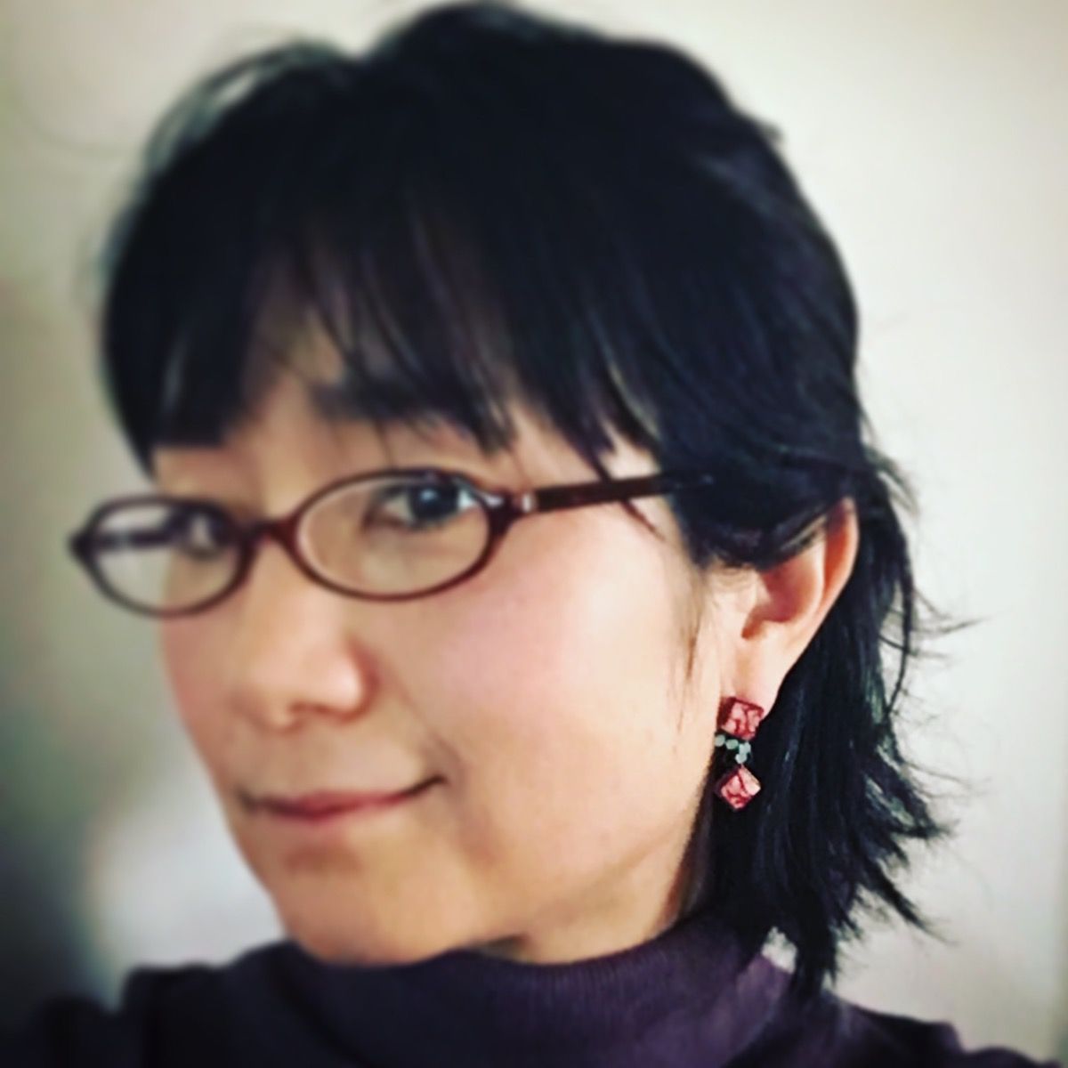 ピアス ピンク 軽量 樹脂 ラインストーン 血赤珊瑚 TAMARUSAN