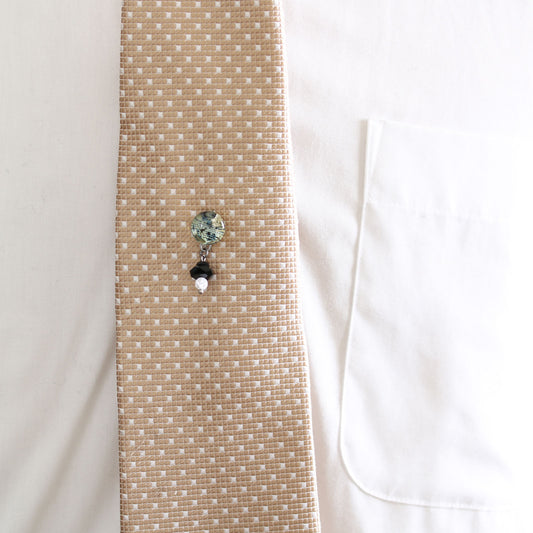 タイタックピン 恐竜 オニキス 水晶 紺 TAMARUSAN