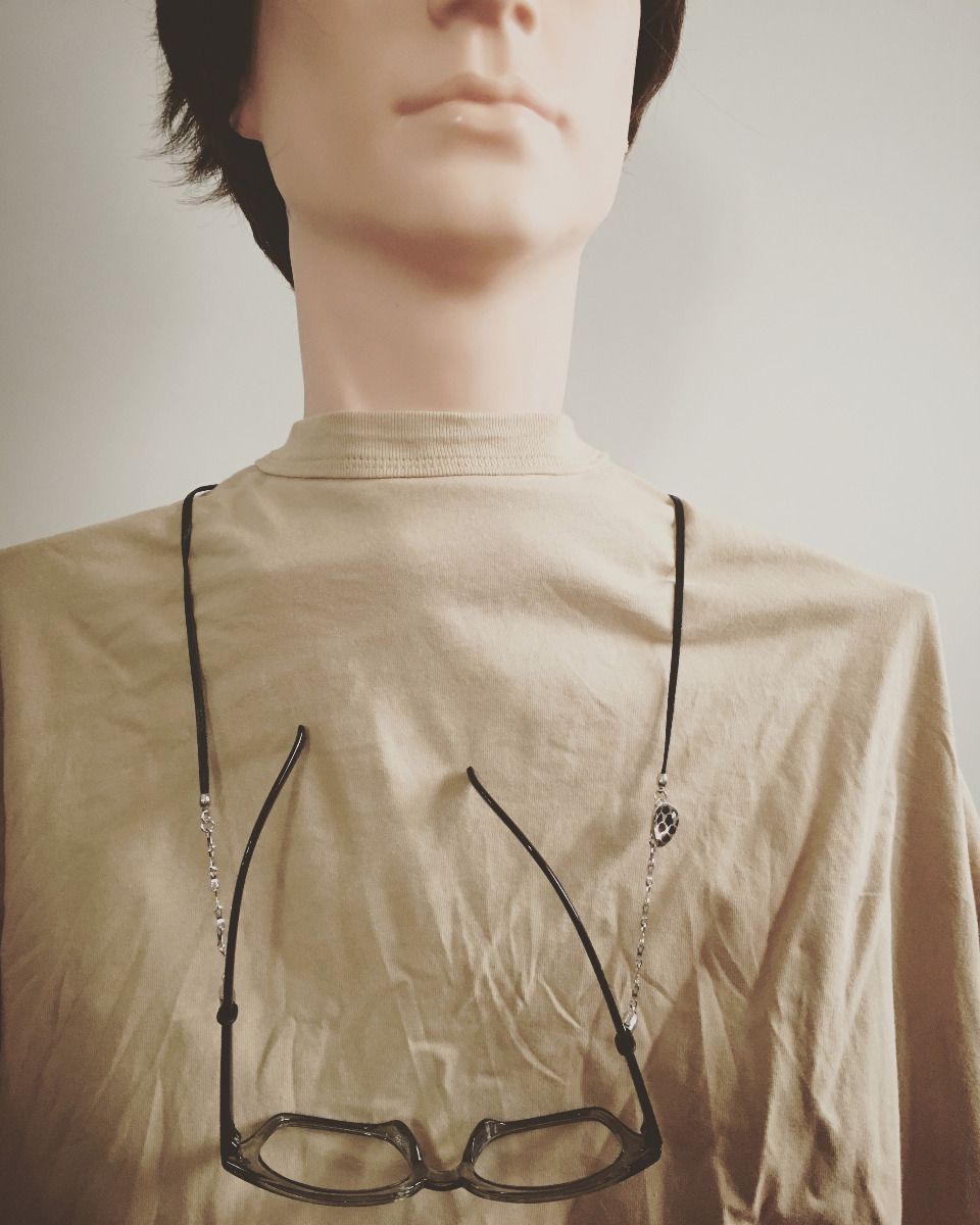 眼鏡チェーン 紺色 革紐 鱗柄 男女兼用 軽量 TAMARUSAN