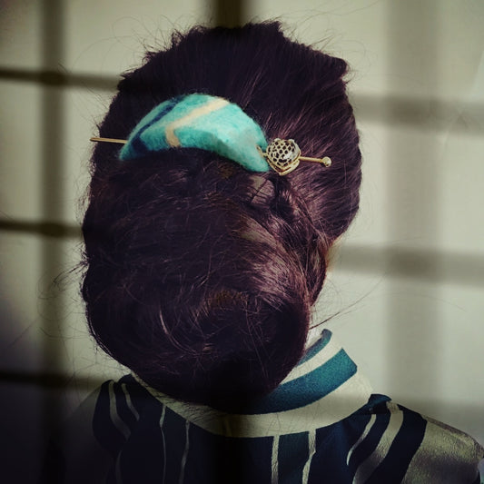 かんざしバレッタ マジェステ ウール ハート 青 TAMARUSAN