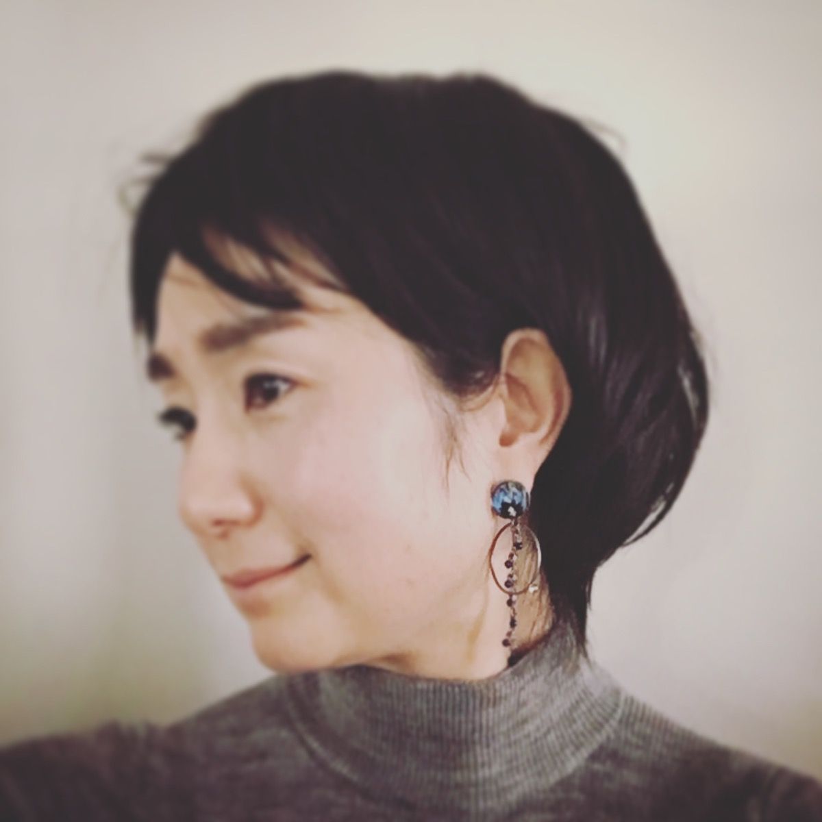 フープピアス 青 ラピスラズリ 軽量 樹脂 TAMARUSAN