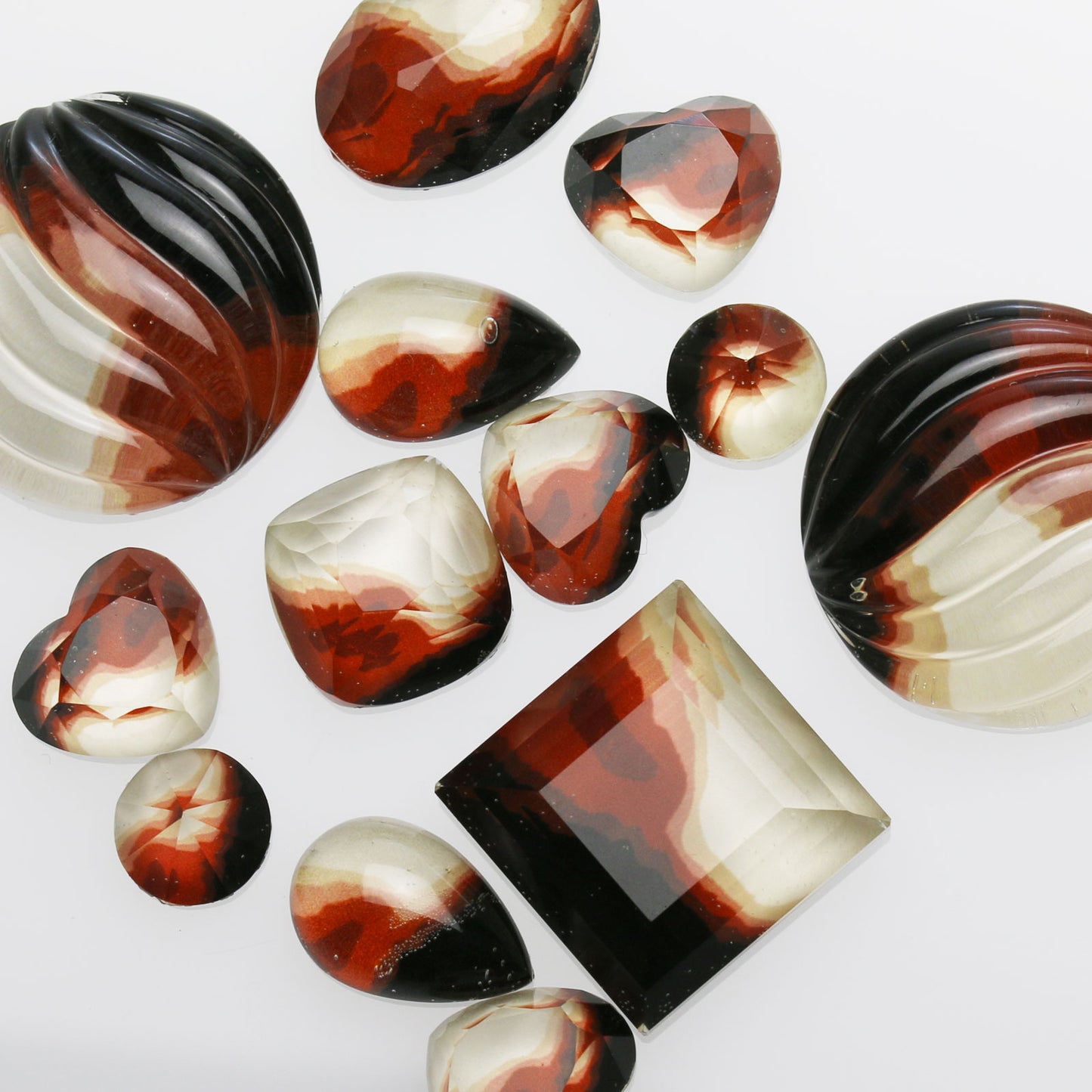 眼鏡ホルダー 革紐 茶色 老眼鏡 三毛猫 TAMARUSAN