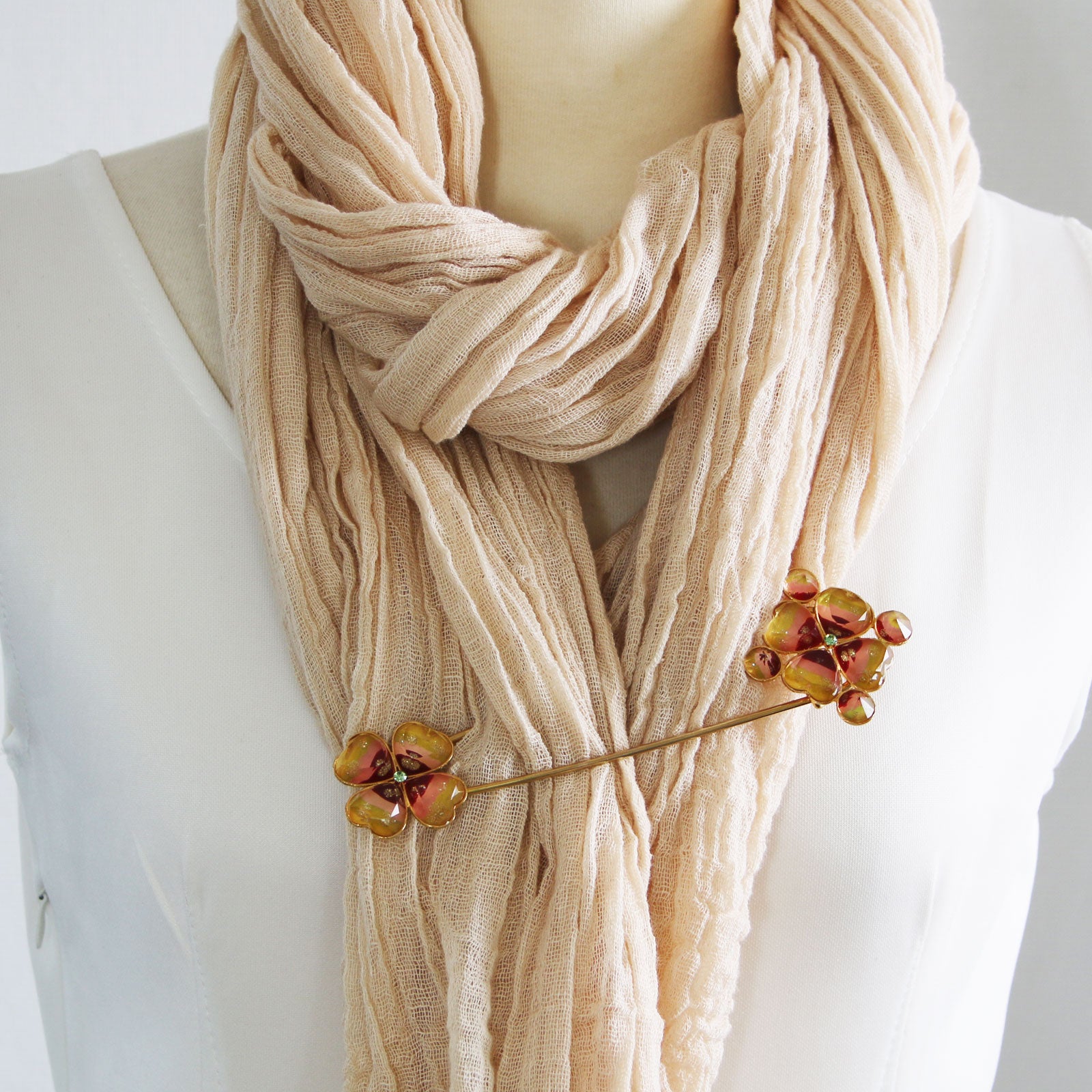 特大 安全ピンブローチ 金 オレンジ 花 TAMARUSAN