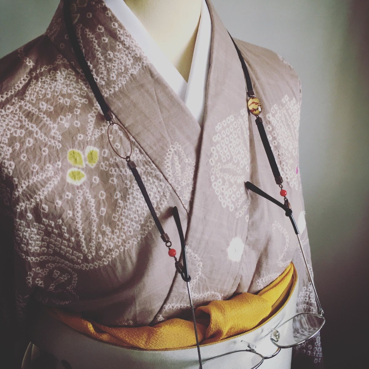 眼鏡コード 革 珊瑚 アシンメトリー 赤 TAMARUSAN