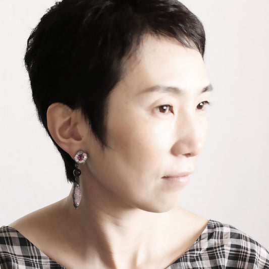 ピアス 紫 スチヒタイト ラバ 梅 TAMARUSAN