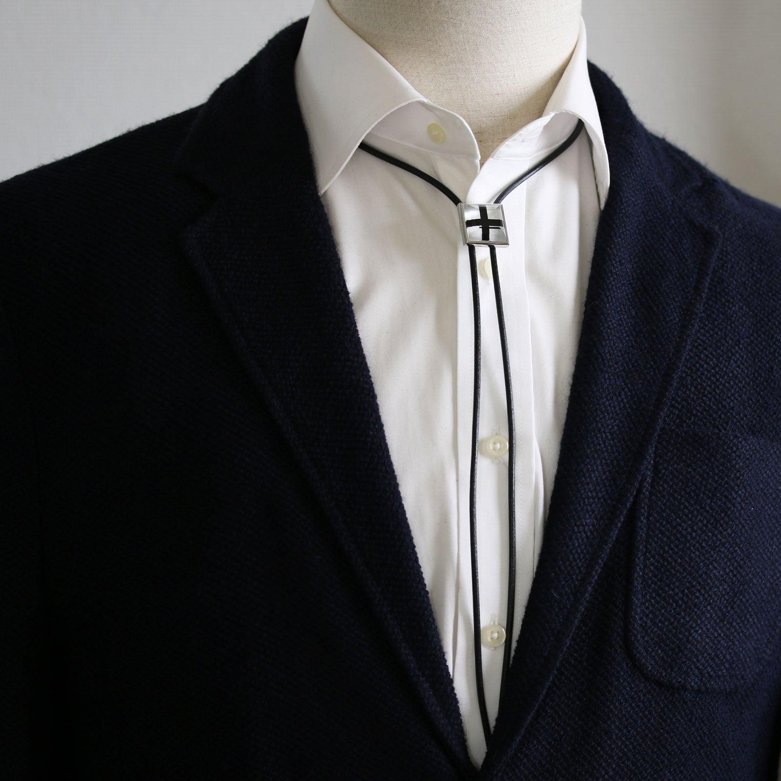 革紐ループタイ 白黒 クロス 十字 メンズ TAMARUSAN