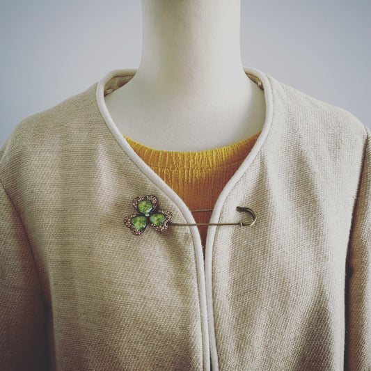 安全ピンブローチ すみれ 黄緑 Lサイズ TAMARUSAN