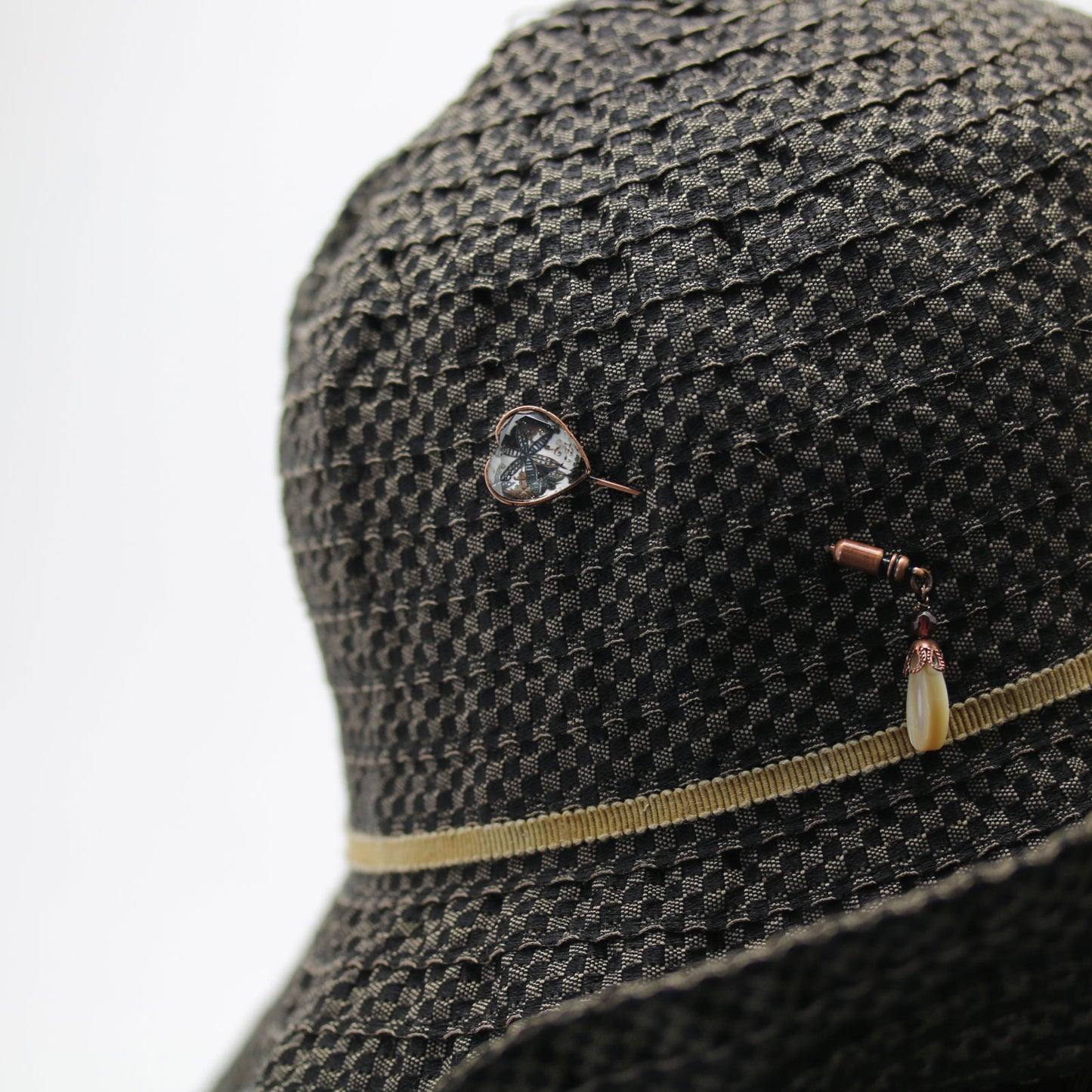 ハットピン ユリ セピア色 ハート TAMARUSAN