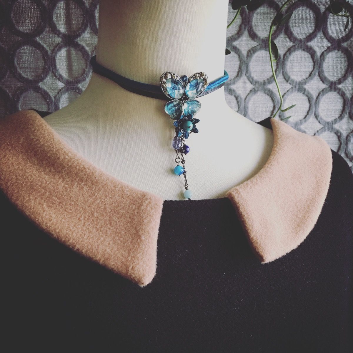 組紐チョーカー 蝶 青 正絹 革紐 2連 TAMARUSAN