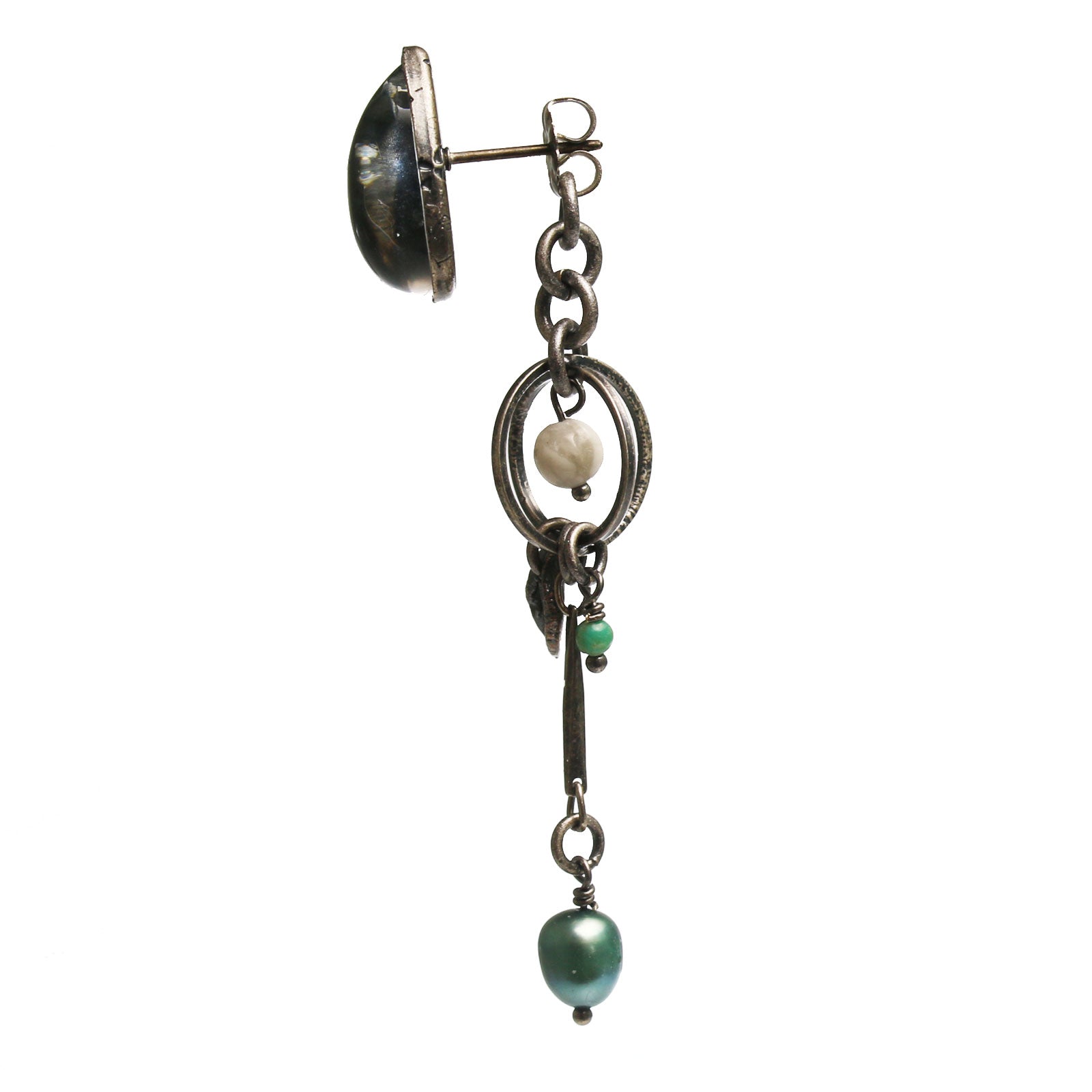 アシンメトリーピアス ユリ 蝶 青 TAMARUSAN