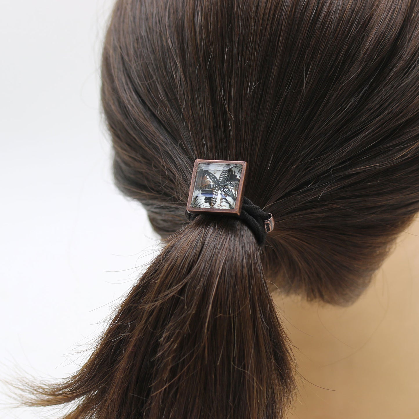 ヘアゴム 白 スクエア ユリ アンティーク調 TAMARUSAN