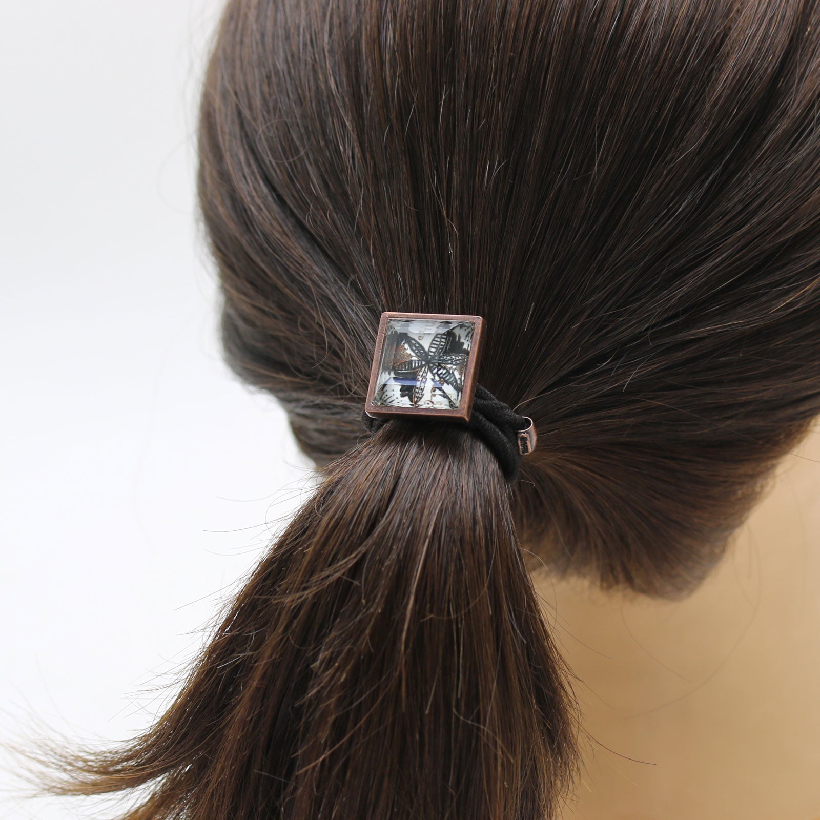 ヘアゴム 白 スクエア ユリ アンティーク調 TAMARUSAN