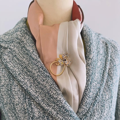 ピンブローチ 眼鏡ホルダー 花 金 紫陽花 TAMARUSAN