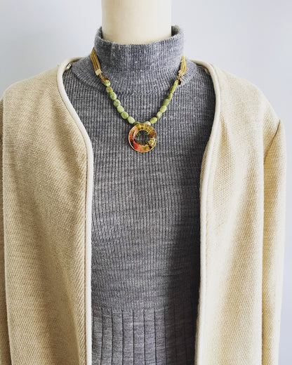 ネックレス 山吹色 リボン 赤 グリーンガーネット ネックレス