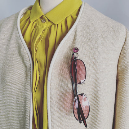 眼鏡ホルダーピンブローチ 蝶 ピンク