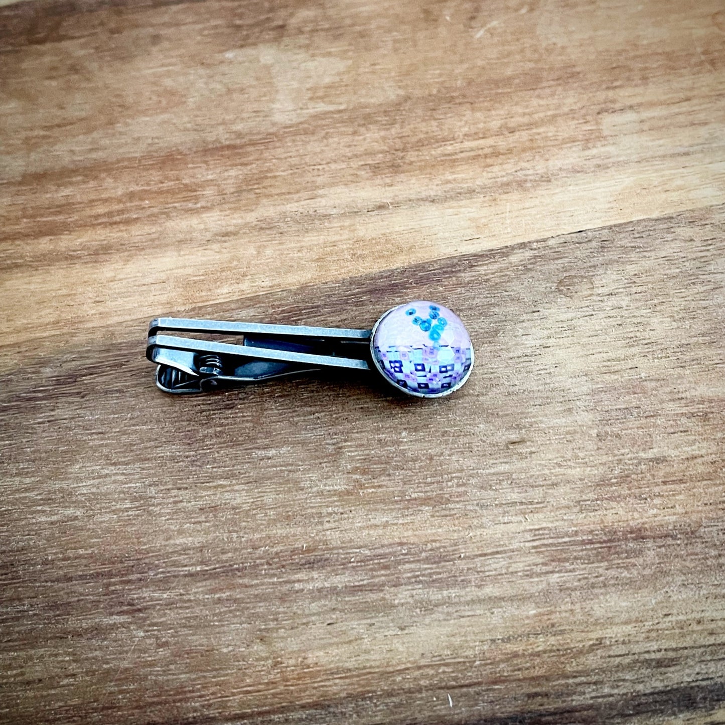 ネクタイピン カーペット柄 紫 丸 ハンドメイド ネクタイピン