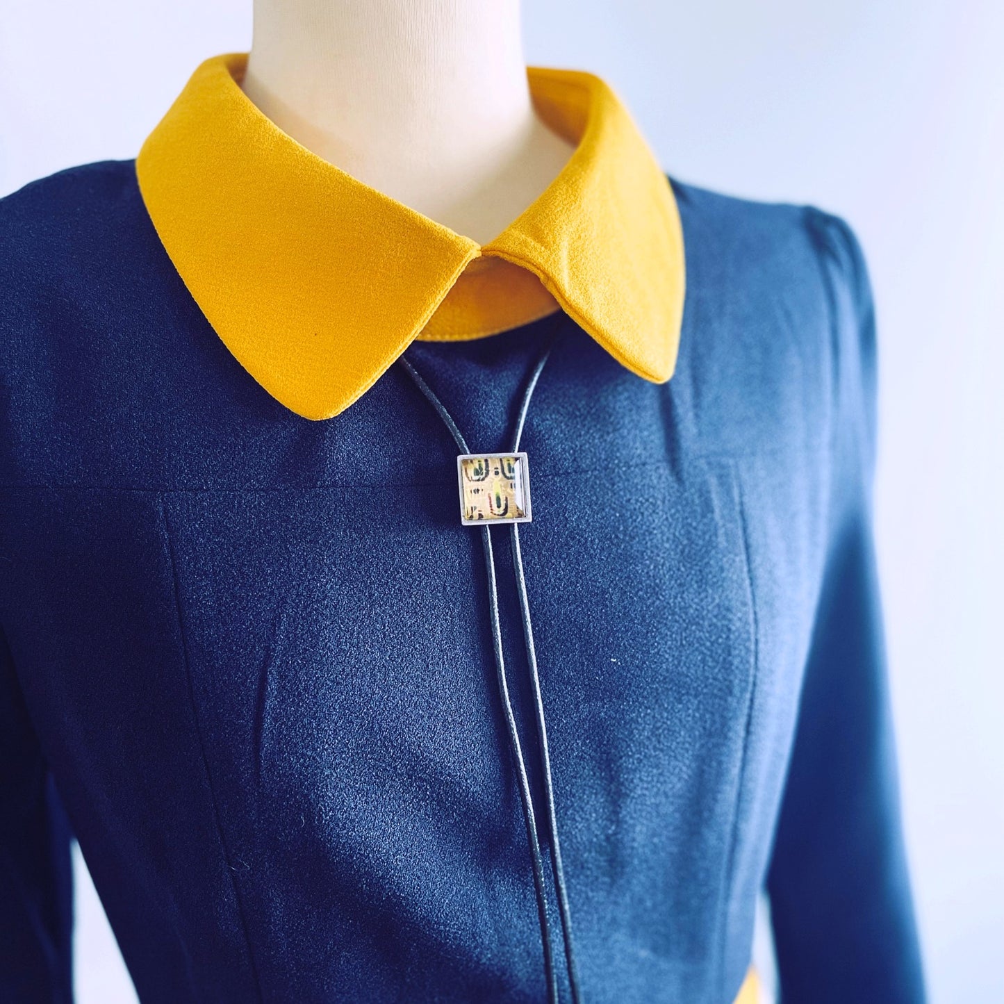 革紐ループタイ グレー カジュアル 四角 ループタイ