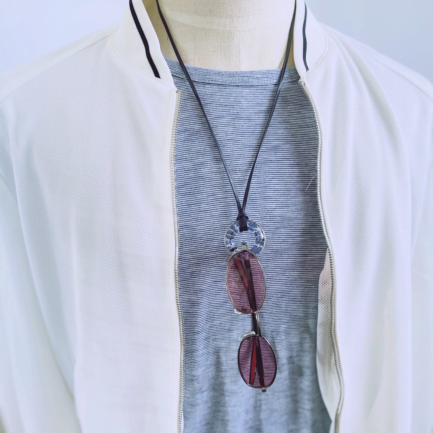 革紐 眼鏡ホルダー ヤモリ 水色 ネックレス 眼鏡ホルダー