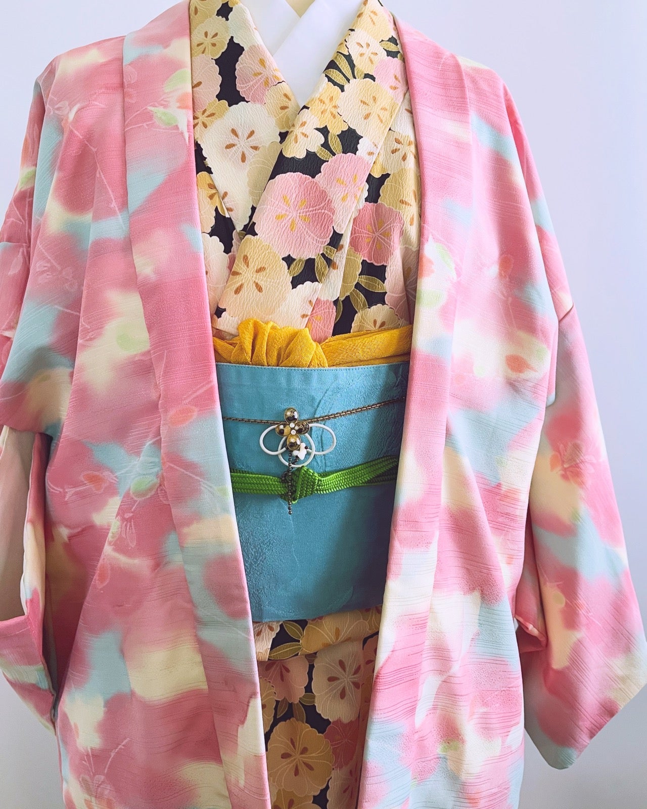 羽織紐 ブレスレット 革紐 白珊瑚 ベージュ TAMARUSAN
