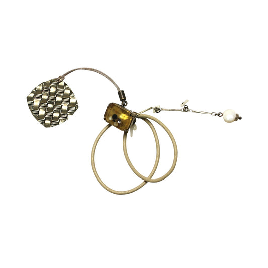 根付 ベージュ 革紐 珊瑚 TAMARUSAN