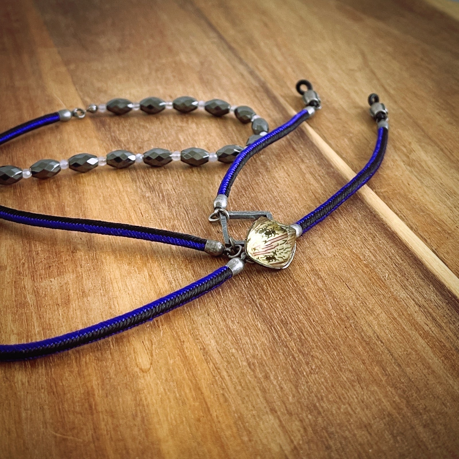 グラスコード 紫 ハンミョウ 組紐 正絹 男女兼用 眼鏡ストラップ・チェーン