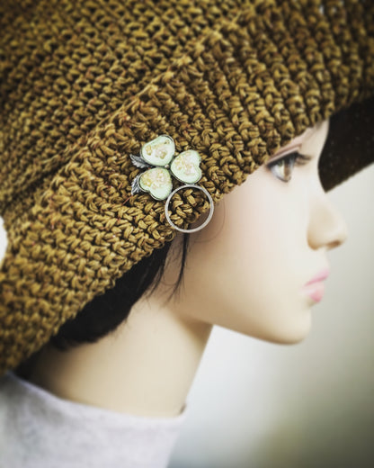 眼鏡ホルダー ピンブローチ スミレ 水色 眼鏡ホルダーブローチ