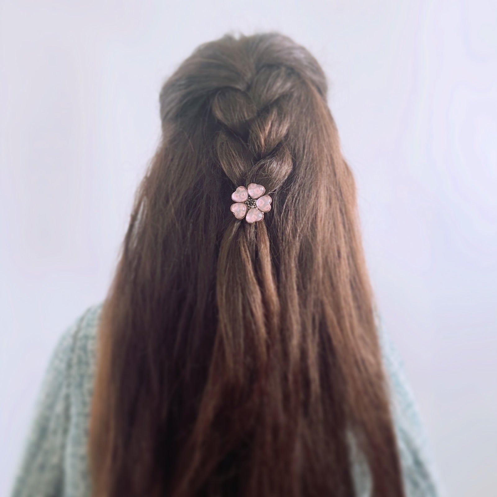 鹿の子シリーズ（ピンク）』の樹脂パーツを使ったおしゃれな花ヘアゴム