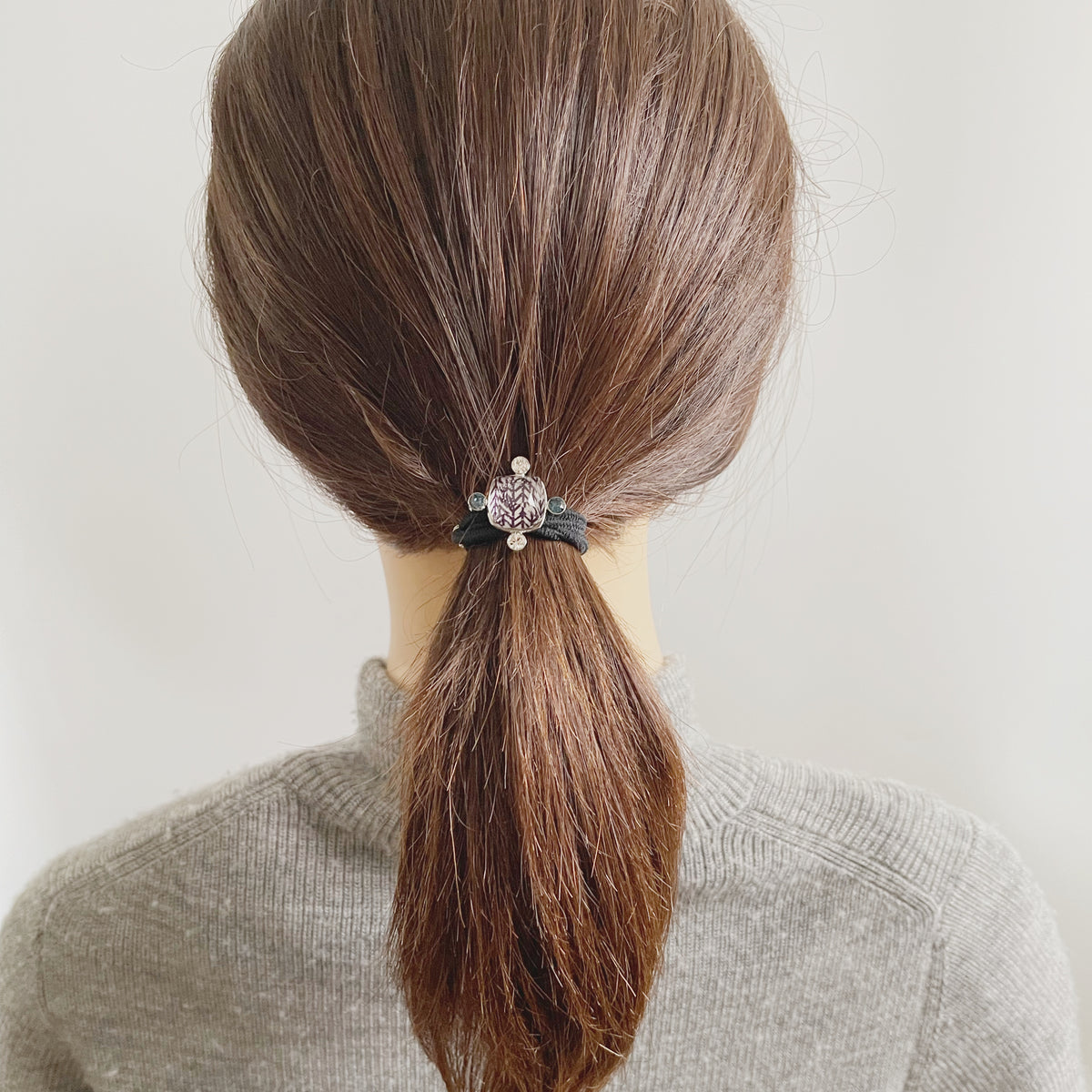 ヘアゴム 小ぶり ヘリンボーン 銀 ラメ 高級ヘアゴム