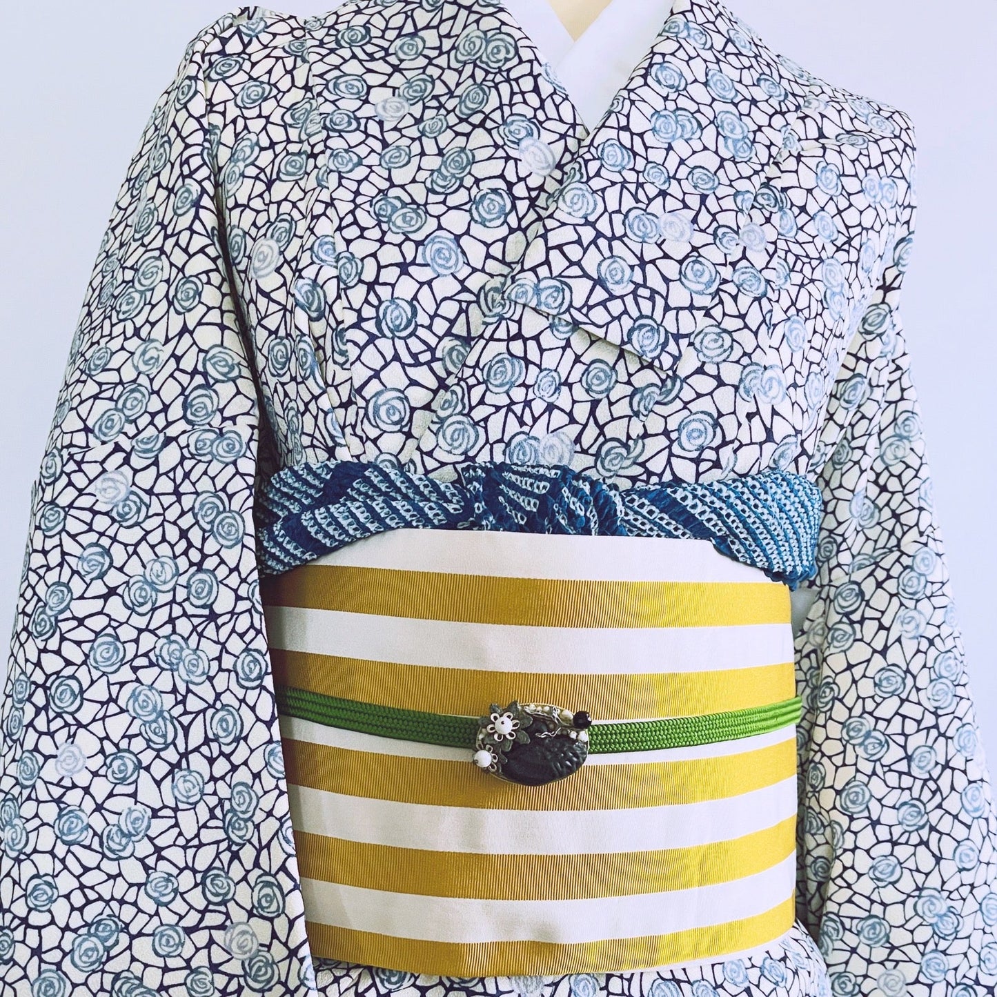 帯留 黒 鶴 花 TAMARUSAN