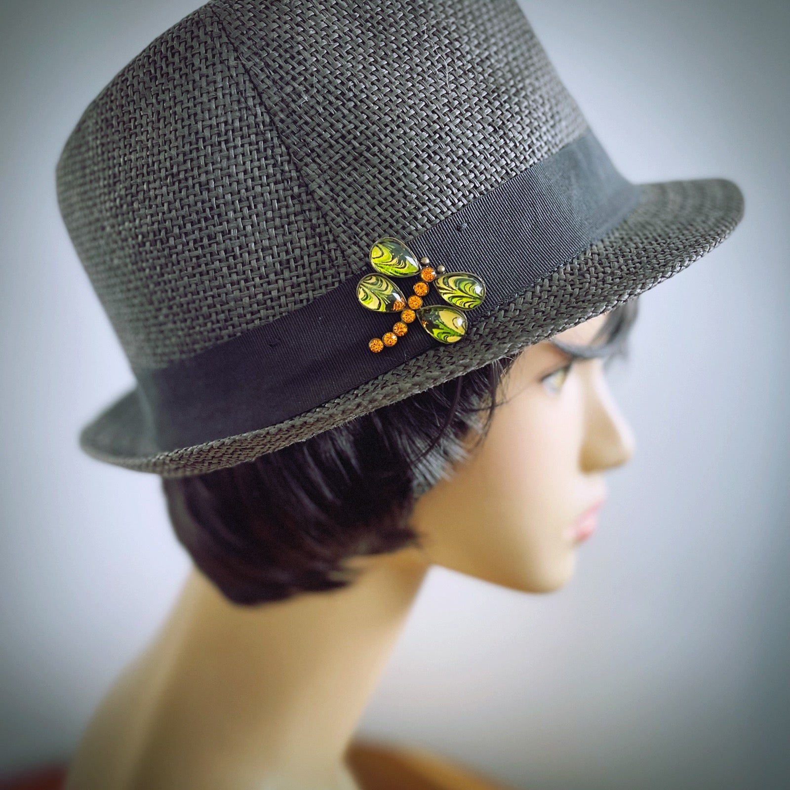 ピンブローチ トンボ 緑 マーブル ピンブローチ