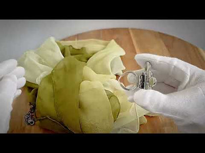 スカーフネックレス 水色 花 銀色