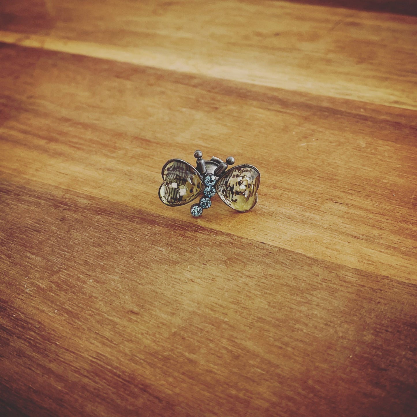 ピンブローチ 蝶 ブルー 音符 贈り物 ピンブローチ