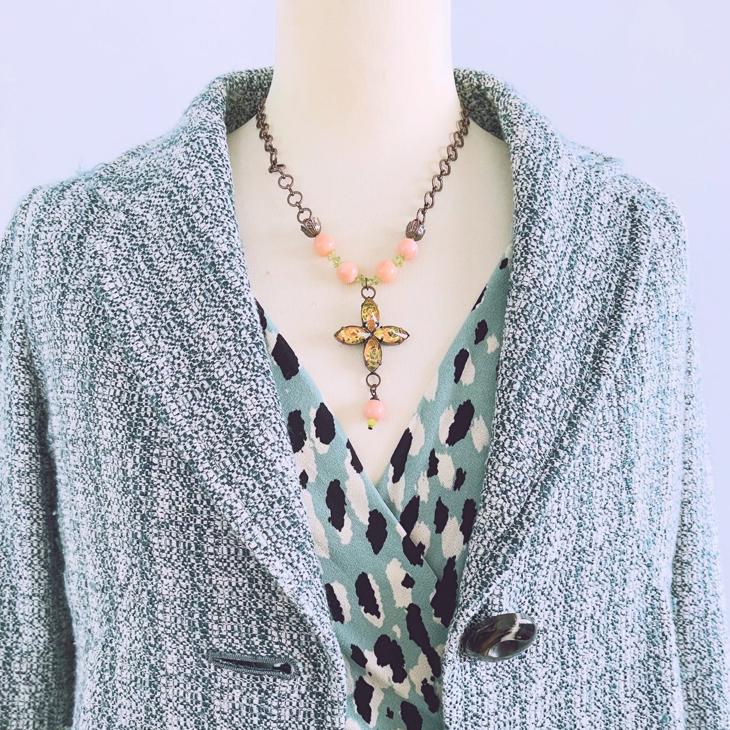 ネックレス ベージュ 珊瑚 バラ TAMARUSAN