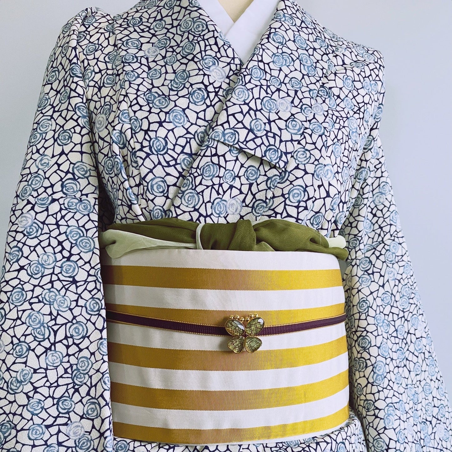 帯留 蝶 ゴールド 水面 TAMARUSAN