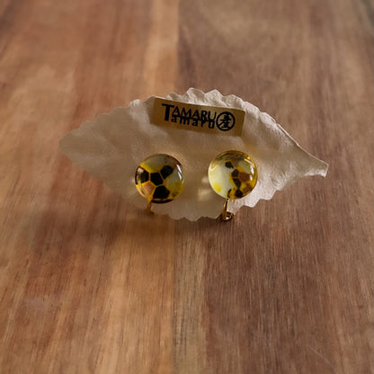 イヤリング 黄色 トラ猫 軽量 クリップ式 クリップイヤリング