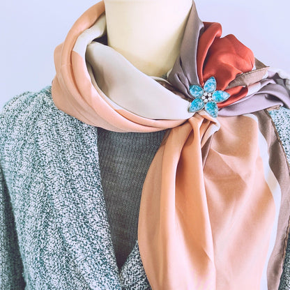 スカーフ留めクリップ 花 梅 ブルー TAMARUSAN