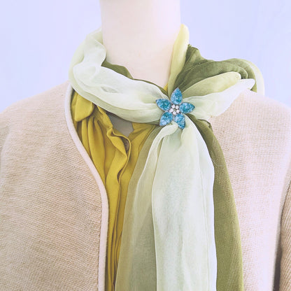 スカーフ留めクリップ 花 梅 ブルー TAMARUSAN