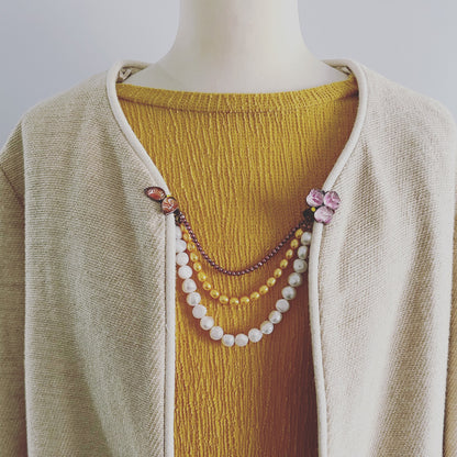 襟飾りクリップ 淡水パール 花 葉っぱ ピンク TAMARUSAN