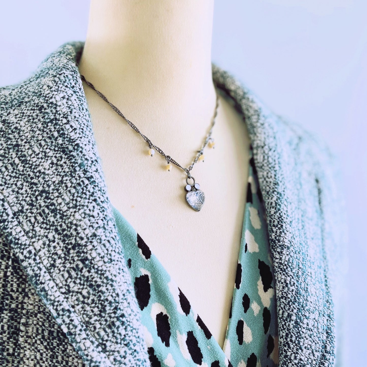 ネックレス 渦巻き ハート 水色 ネックレス