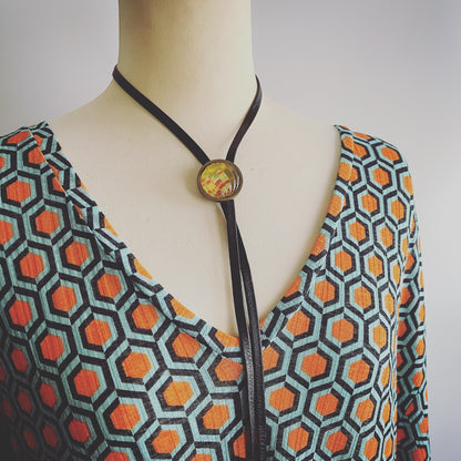 革紐ループタイ 黄緑 ネクタイ 丸 菊 ループタイ