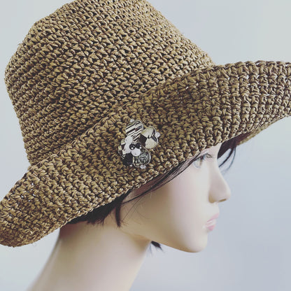 ブローチ 白黒 四つ葉 オニキス 花 TAMARUSAN